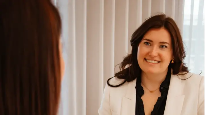 Jigsaw HR founder Allaina Smith talking with a client